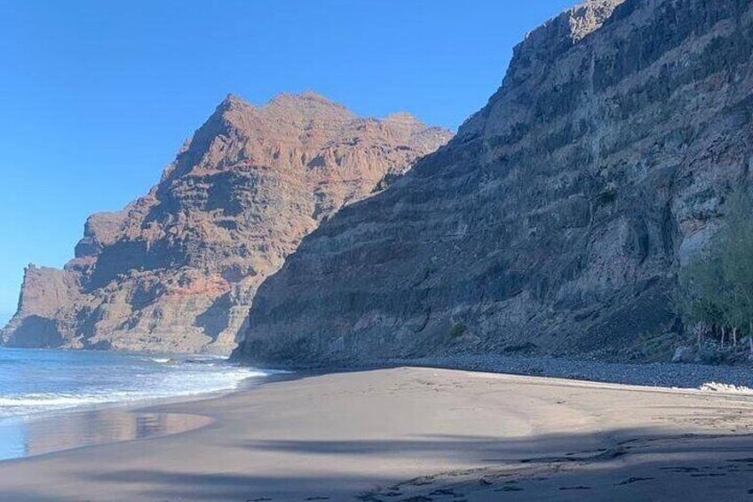 Hiking Route to Guguy or Guigui Beach