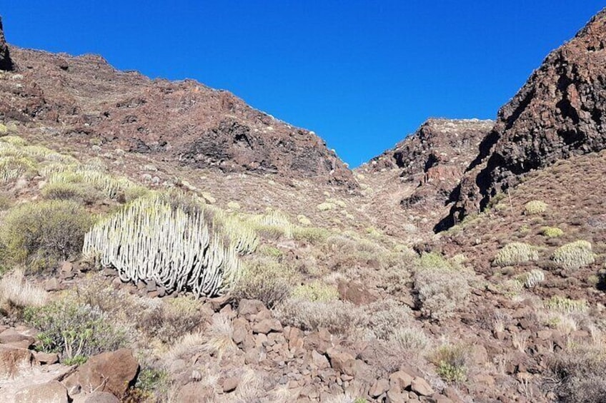 Hiking Route to Guguy or Guigui Beach