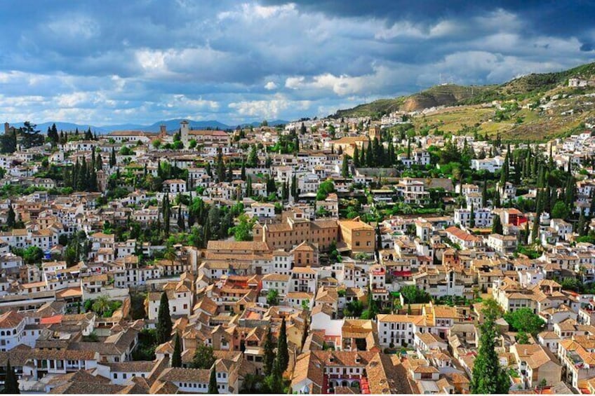3-Hour Private Walking Tour with Local Guide in Granada