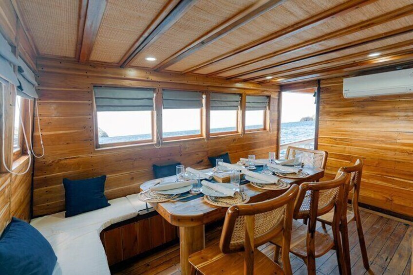 3 Days 2 Nights Private Liveaboard Cruise to Komodo National Park