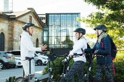 Electric Bike Tour of Glasgow with Distillery Visit