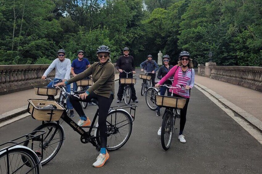 Cruise ship tour guests enjoying their bike tour of Glasgow.