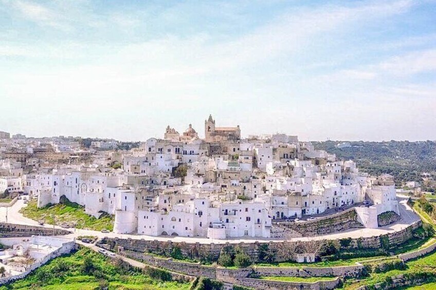 Ostuni, Cisternino and Locorotondo tour lasting 8 hours