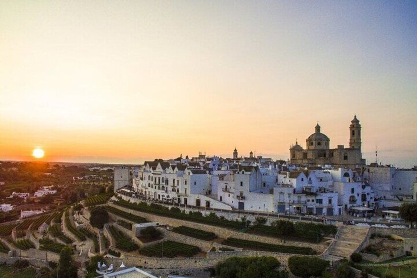 Ostuni, Cisternino and Locorotondo tour lasting 8 hours
