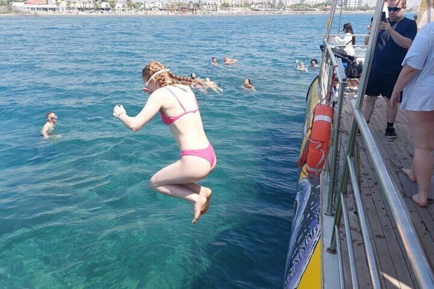 Yellow Semi Submarine and Zenobia Wreck 2 hours Shared Tour