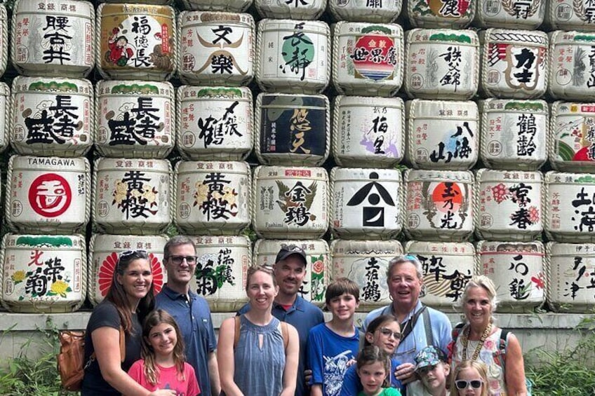 Accompanied by an interpreter guide Tokyo tour Departing from/arriving at Tokyo/Yokohama 8 hours Up to 4 people (4 hours by private car)