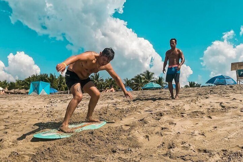 Skimboarding Class with World Champion in Brisas de Zicatela