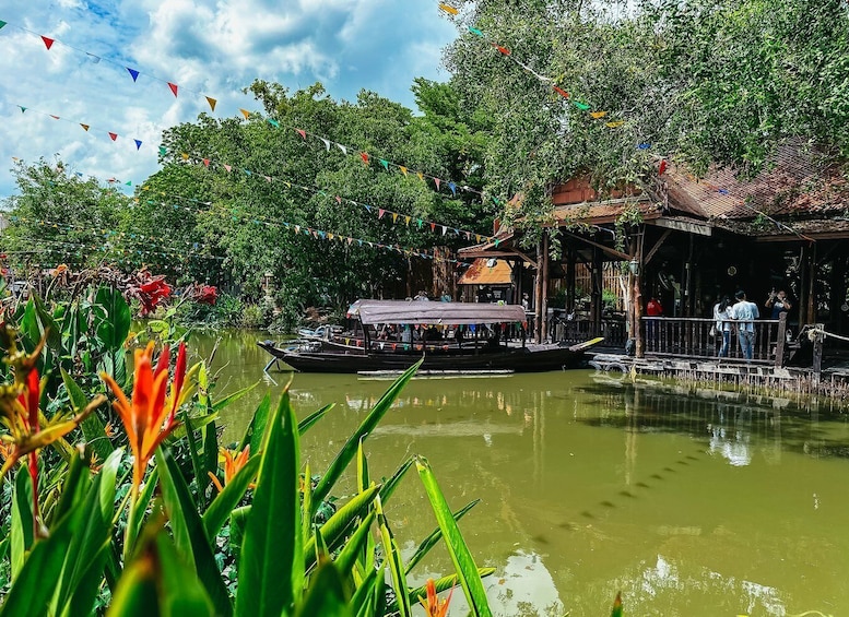 Picture 21 for Activity From Bangkok: Ayutthaya & Ayothaya Floating Market Day Trip