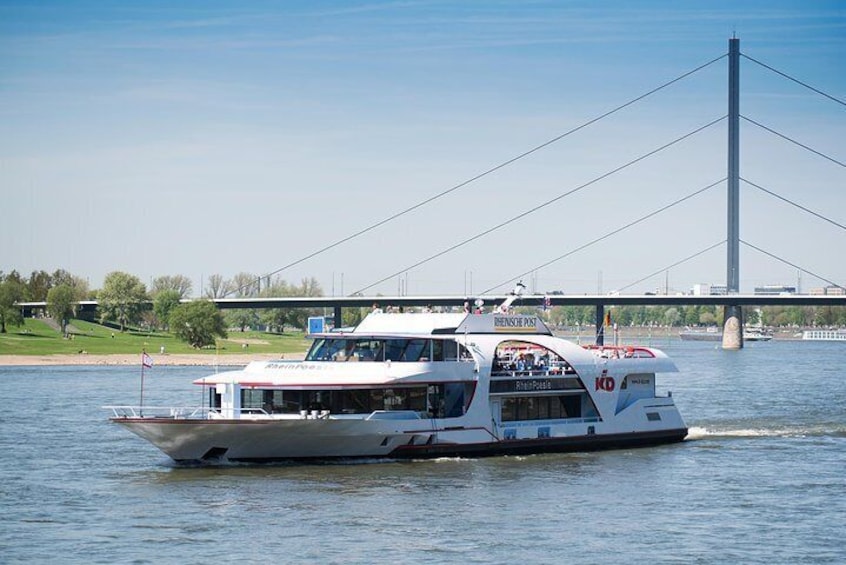 Düsseldorf Sightseeing round-trip Cruise
