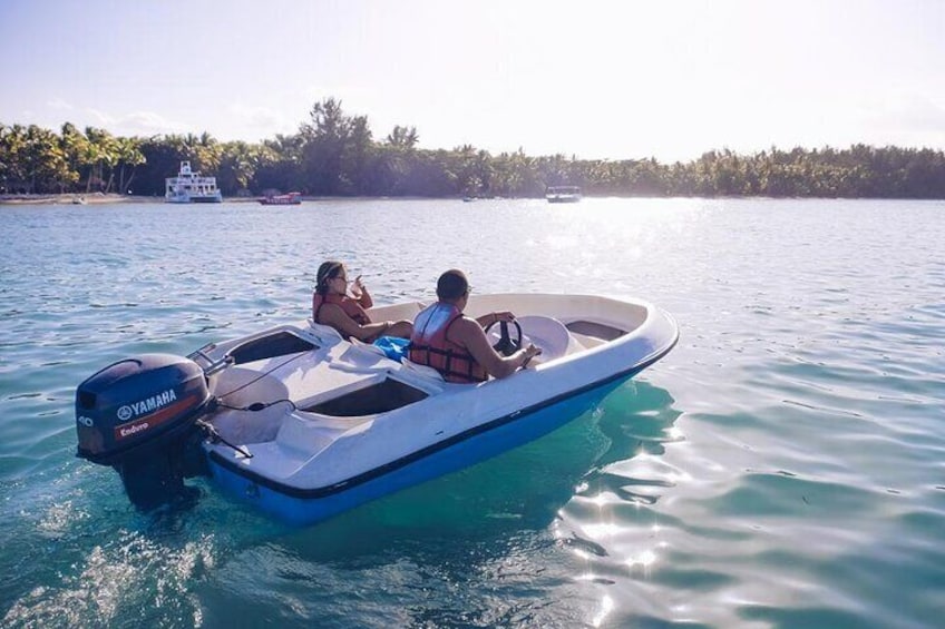 Private Speed Boat Experience with Snorkeling in Punta Cana