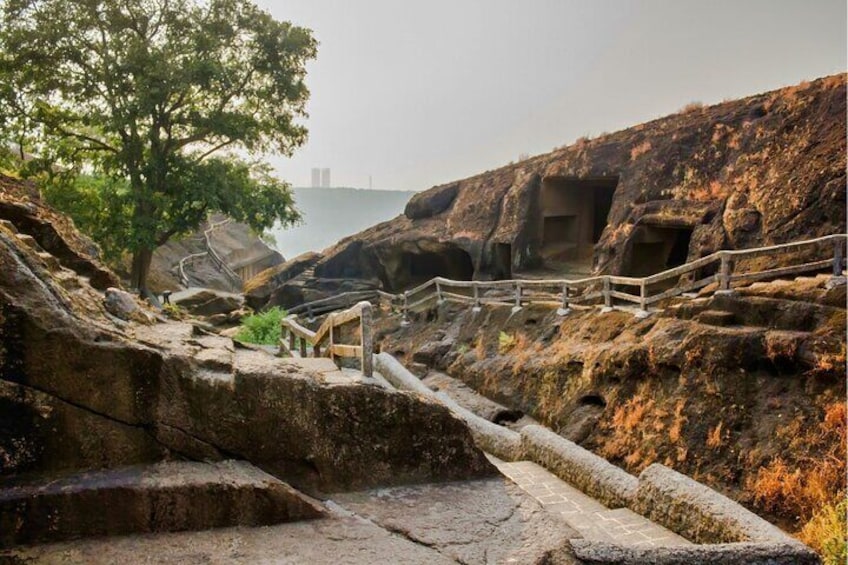 Mumbai: Private Tour to Kanheri Caves with Entrance Ticket