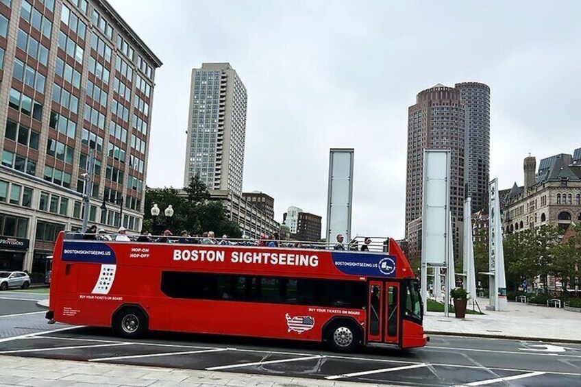 Boston Sightseeing Tour Bus 