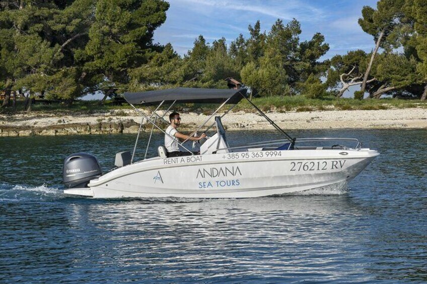 6,3m speedboat for up to 6 persons