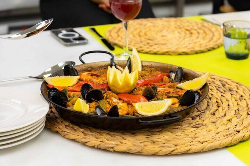 Authentic Paella and Sangria Workshop in Alcudia