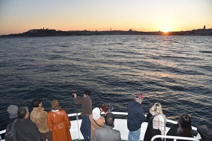 Sunset Cruise with Stop along Asia: Discover Istanbul's Bosphorus