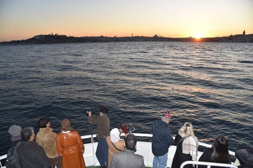 Istanbul 3 Hours Sunset Boat Cruise