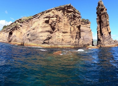 Paseo en barco por el islote de Vila Franca do Campo en Azores