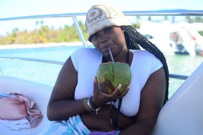 Private Boat and Snorkeling with Open Bar