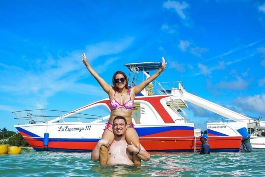 Private boat Cruise and snorkeling 