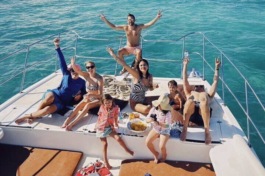 Private boat Cruise and snorkeling 