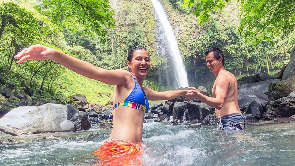 Picture 3 for Activity La Fortuna: Waterfall, Arenal Volcano and Hot Springs Tour