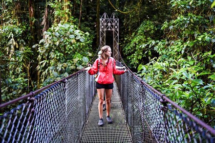 La Fortuna: Wasserfall, Vulkan Arenal und heiße Quellen Tour