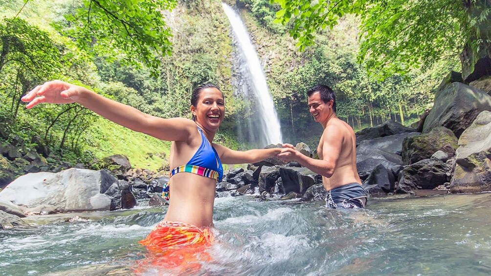 Picture 3 for Activity La Fortuna: Waterfall, Arenal Volcano and Hot Springs Tour