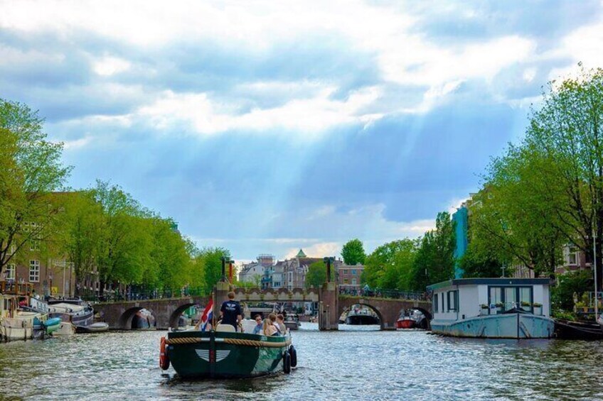 Amsterdam Newest Canal Cruise with local guide and small group