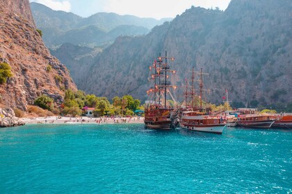 Oludeniz: Tur i sommerfugldalen og cruise på øya St.