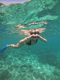 Indonesia: 4 horas de snorkel en barco con fondo de cristal en las islas Gi...