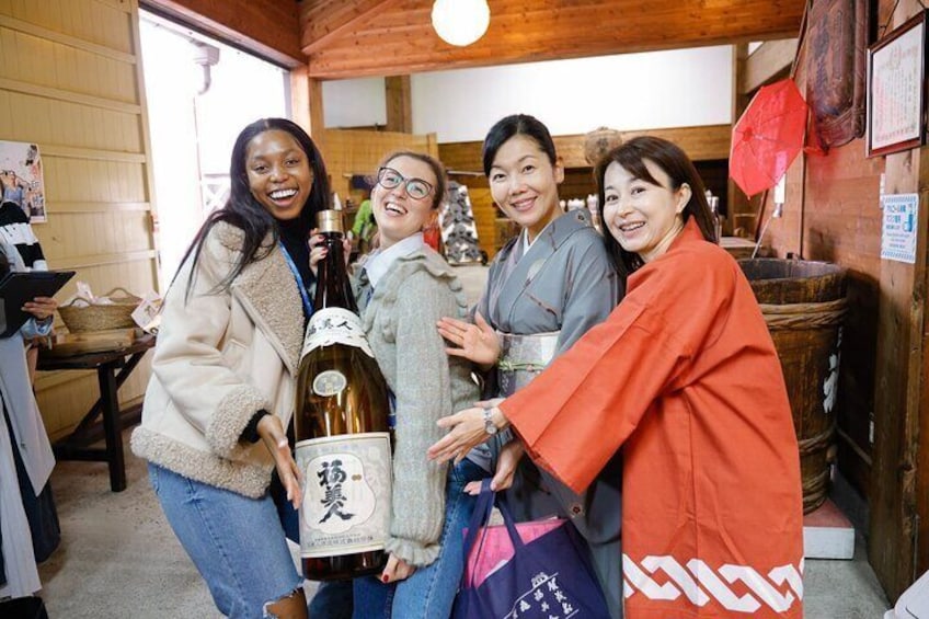 Sake Tasting Guided Tour in Saijo with Visit to 7 Breweries