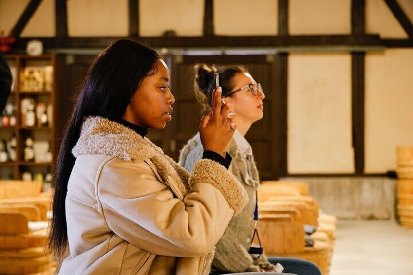 Sake Tasting Guided Tour in Saijo with Visit to 7 Breweries