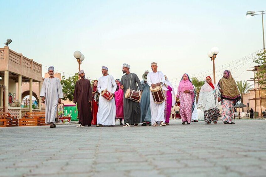 Enjoy a traditional Omani local style tour around Muscat