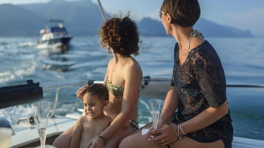 From Peschiera: Cruise on the southern coast to Sirmione