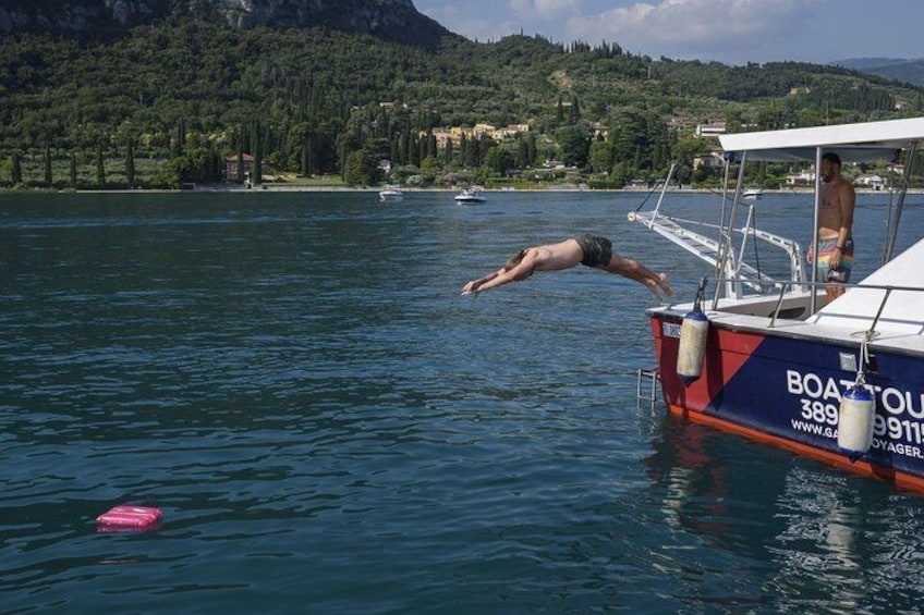 From Peschiera: Cruise on the southern coast to Sirmione
