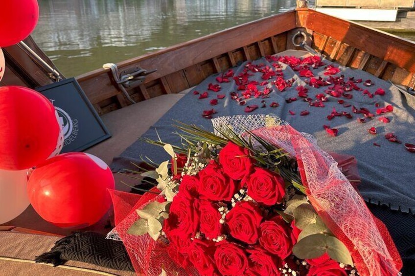 Exclusive private boat trip for couples in Heidelberg