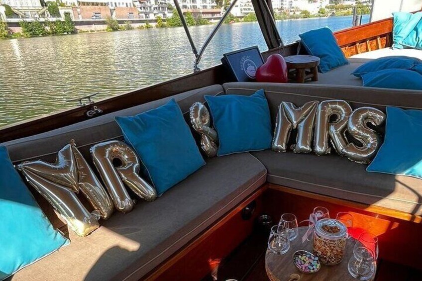 Exclusive private boat trip for couples in Heidelberg