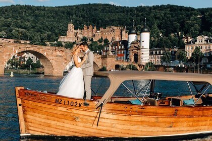 Exclusive private boat trip for couples in Heidelberg