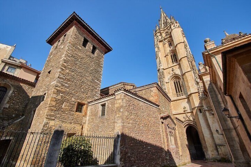 Guided Tour of the Cathedral of Oviedo