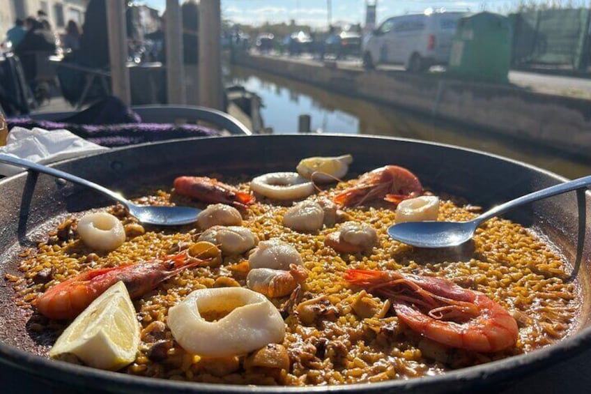 Paella Cooking Class on a Splendid Terrace in the Sun in Valencia