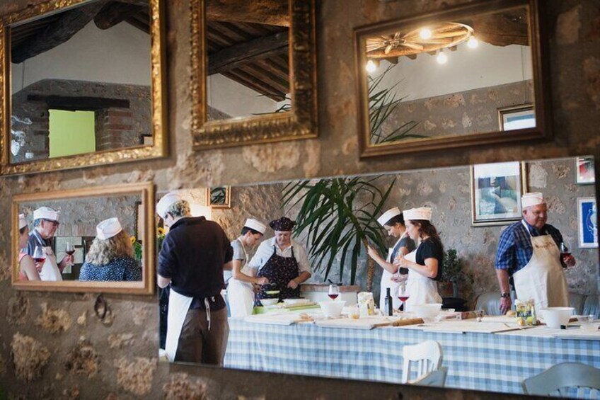4 Hour Cooking Class in Tuscan Farmhouse near Siena