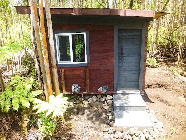Building with Pallets in the Hawaiian Jungle