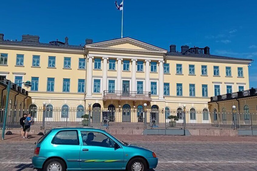 Helsinki Walking Tour With a Sociologist