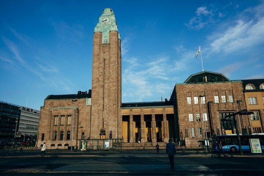 Helsinki Walking Tour With a Sociologist