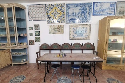 From Lisbon to the world of traditional tiles Private Day Tour