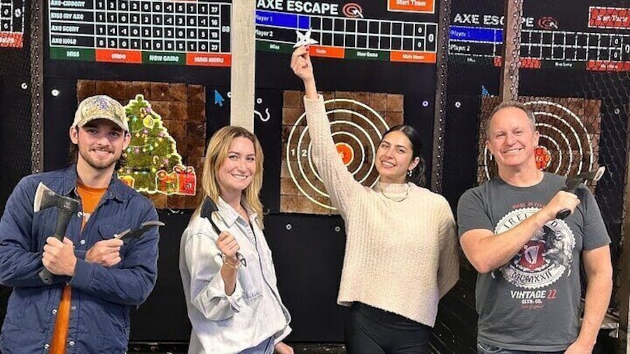 Private 1 Hour Axe Throwing Experience in Texas