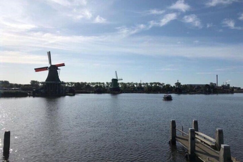 Private Sightseeing Tour to Keukenhof Windmills and Cheese Farm