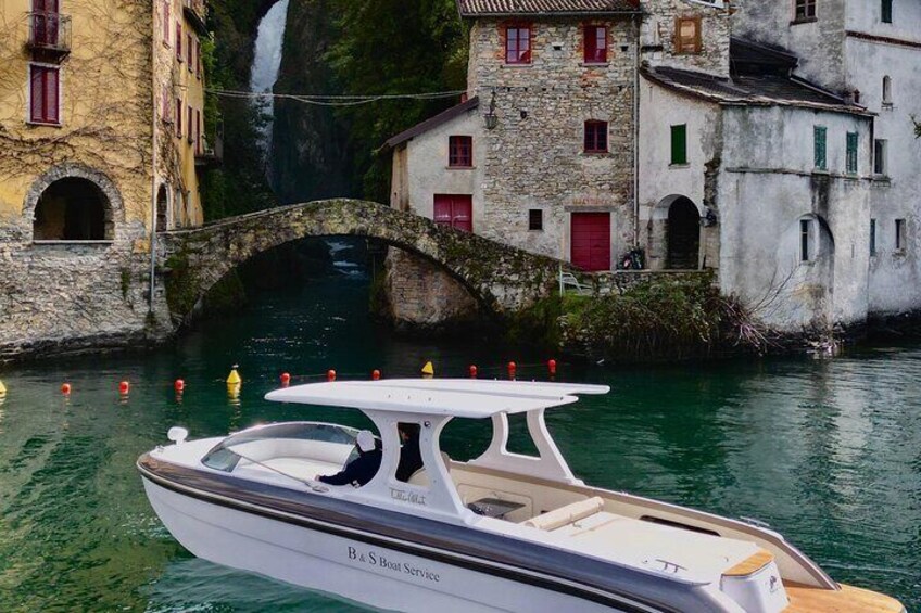 2-hour private boat tour on Lake Como