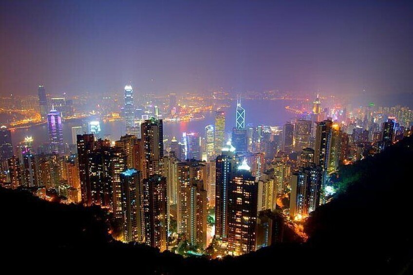 victoria peak at night 