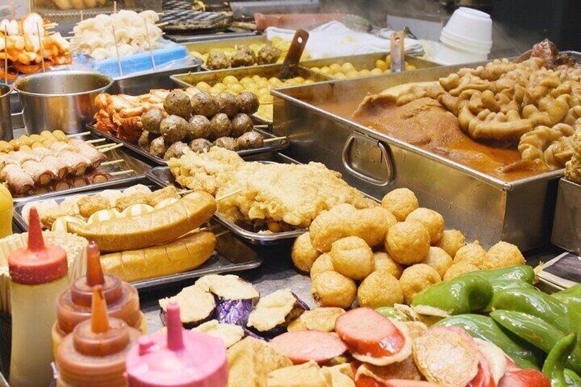 hitting up the street snacks of hk